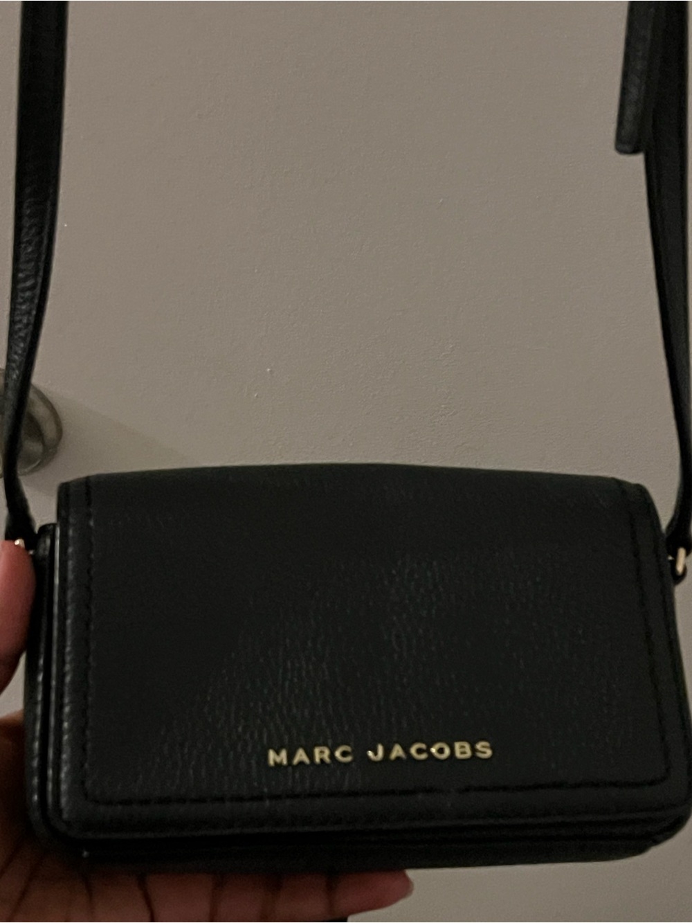 Marc Jacobs Black Pebbled Leather Crossbody/Shoulder bag with Gold Logo